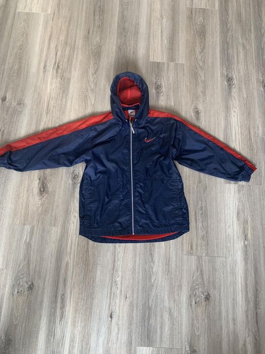 Куртка Найк             .