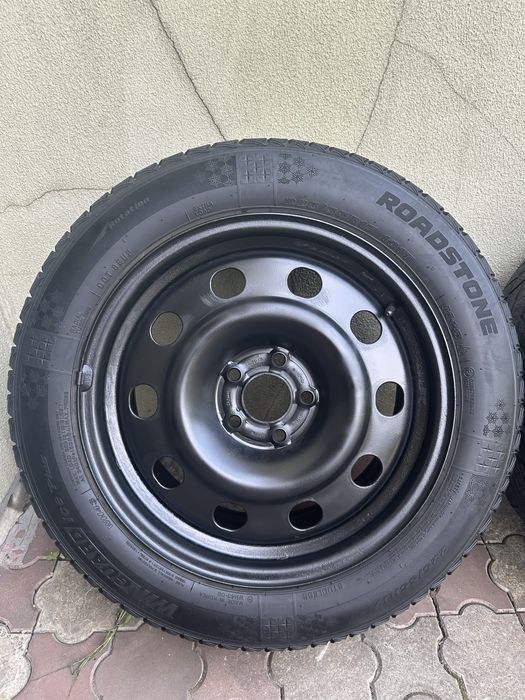 Зимова резина 225/55 R17 на дисках Ford Escape