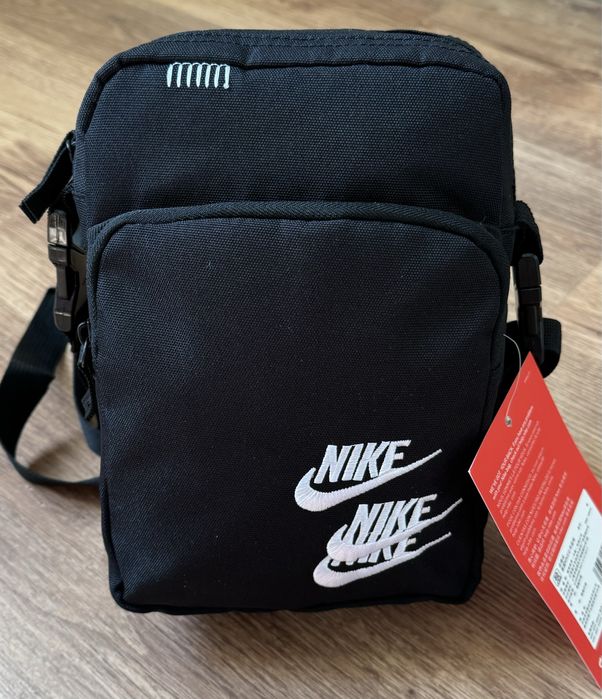 Сумка мессенджер Nike Swosh