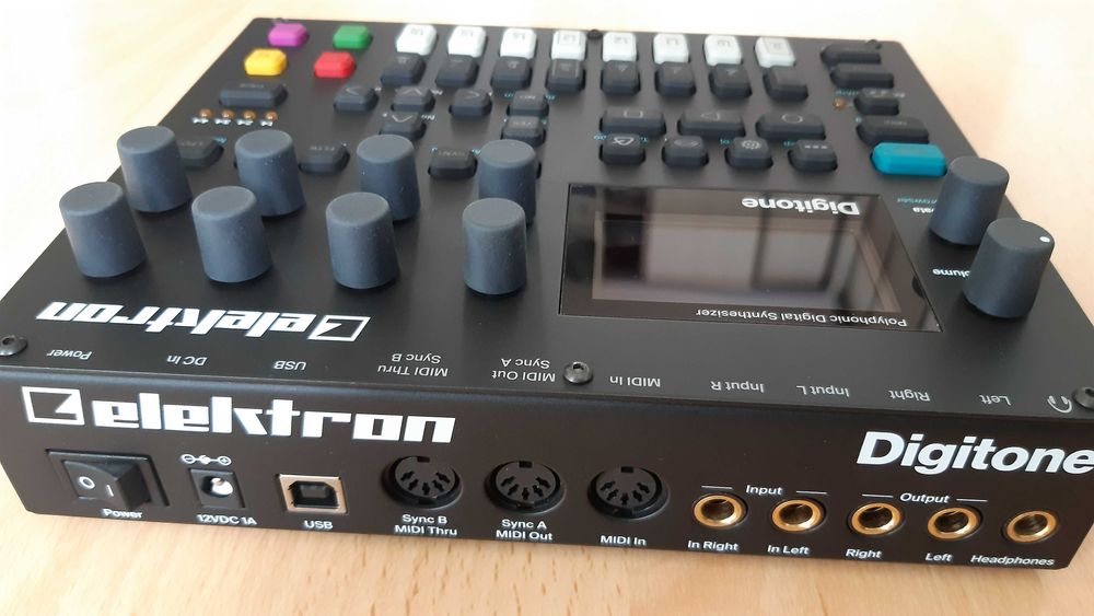 Elektron Digitone - syntezator FM + Decksaver