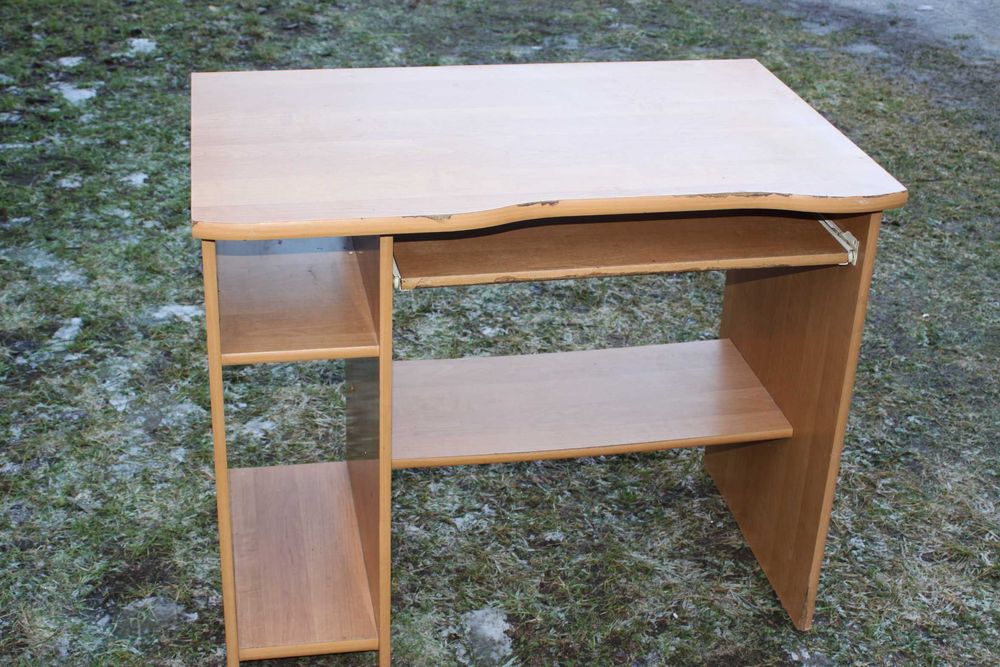 Biurko, Biurko szkolne, Biurko pod komputer