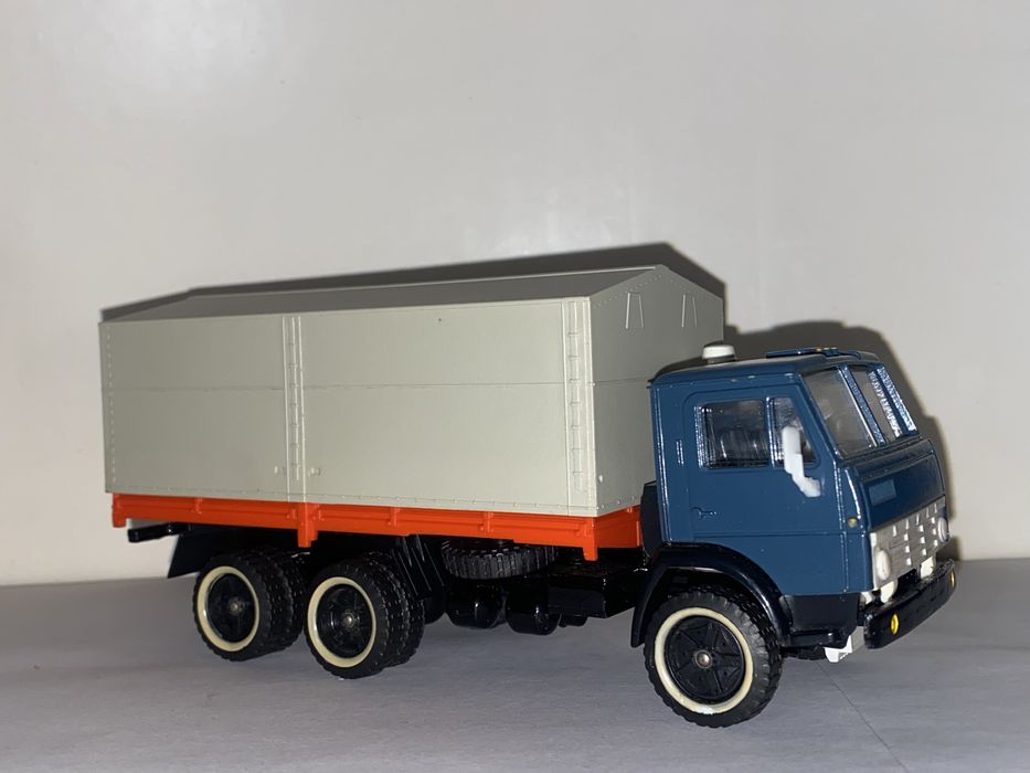 Модель 1:43 ссср камаз 5320 ранний резина покрышки