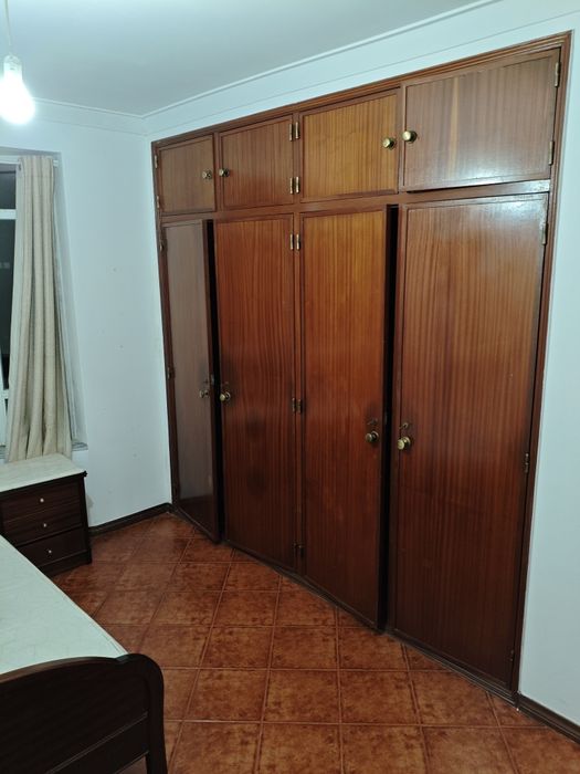Alugo quarto Train Mercês
