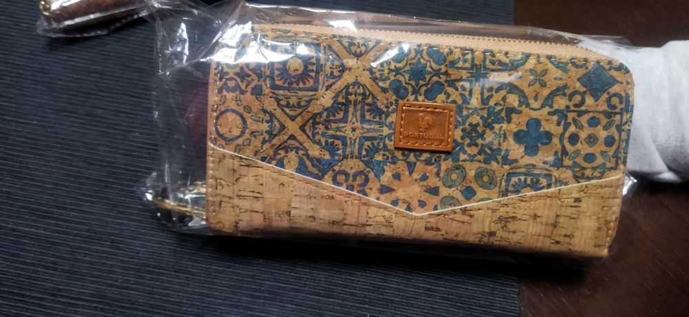 NOVAS - Carteiras em cortiça