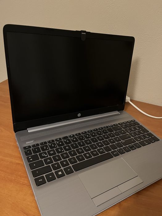 HP 250 G8  i3-1005G1 16GB 256GB SSD 1920x1080  Windows 11 Pro