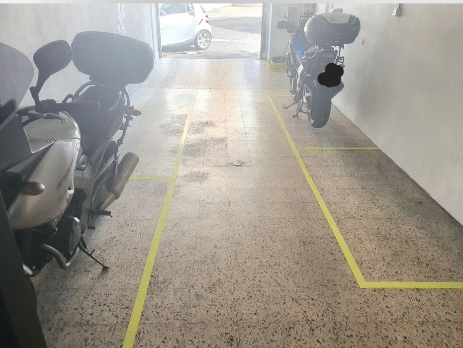 Garagem direta para a Rua