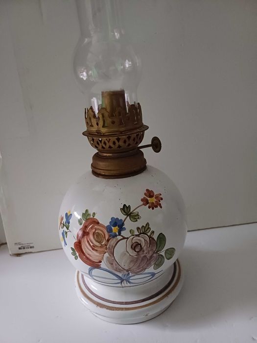 Candeeiros a petróleo com chaminé