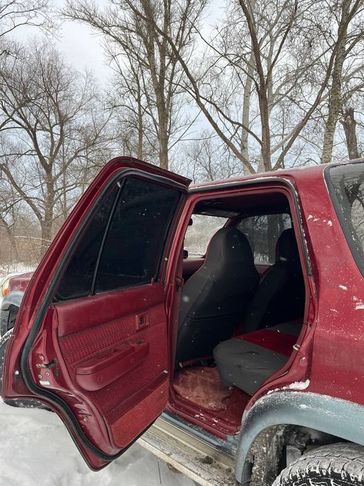 Toyota Hilux Surf 130