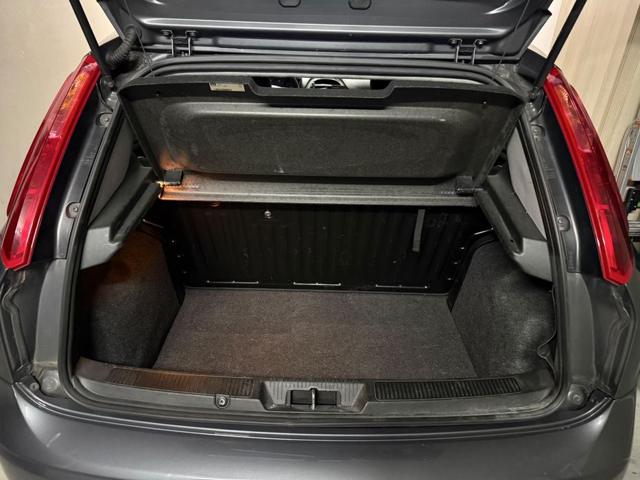 Fiat Punto 1.2 Easy Start&Stop – 110.000 km – Gasolina – Muito Económico