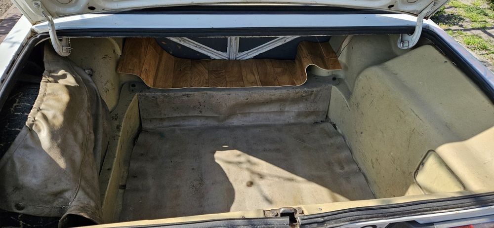 Продам легковий автомобіль.