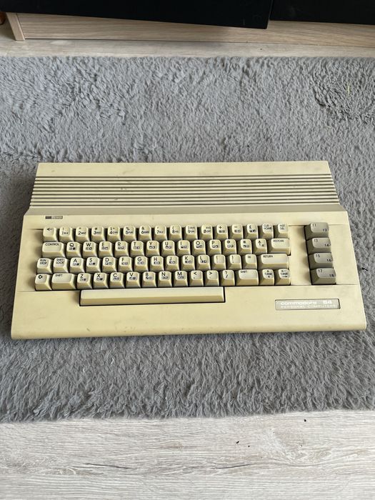 Klawiatura commodore 64