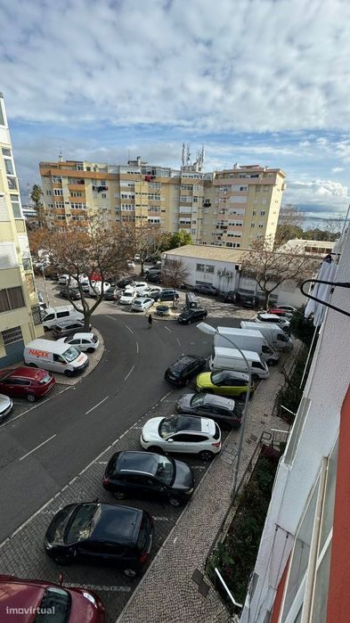 T1 não mobilado em Paço de Arcos, para arrendamento