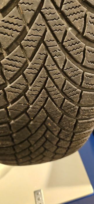 Opony zimowe Bridgestone 205/60/R16