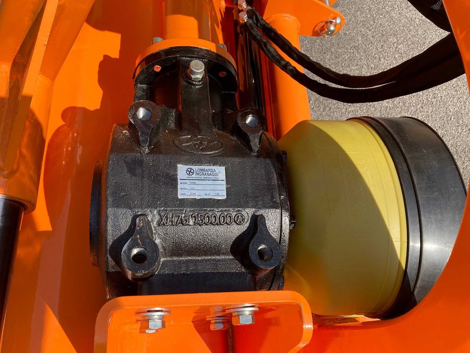 Triturador REFORÇADO 2.2m TORO-220-p/trator 60-120cv -5 Correias c/ CARDÃ