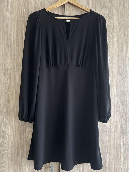 Продам нову чорну сукню