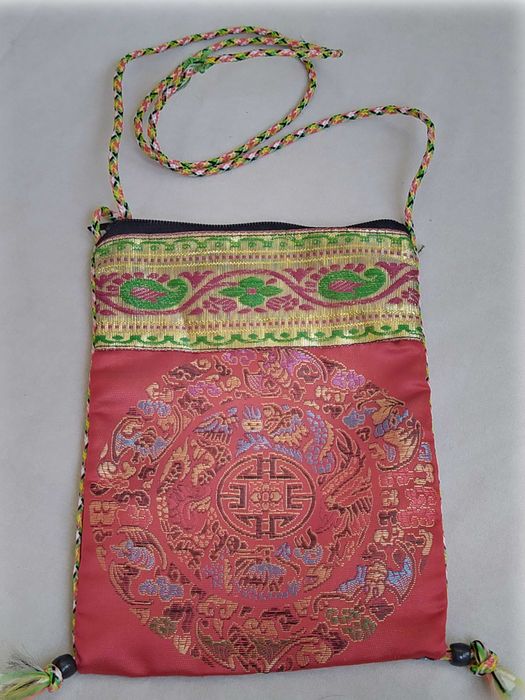 Pequena bolsa nepalesa