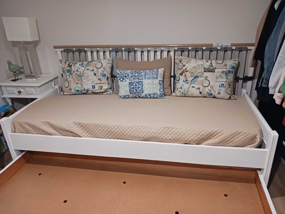 Cama de solteiro com colchão