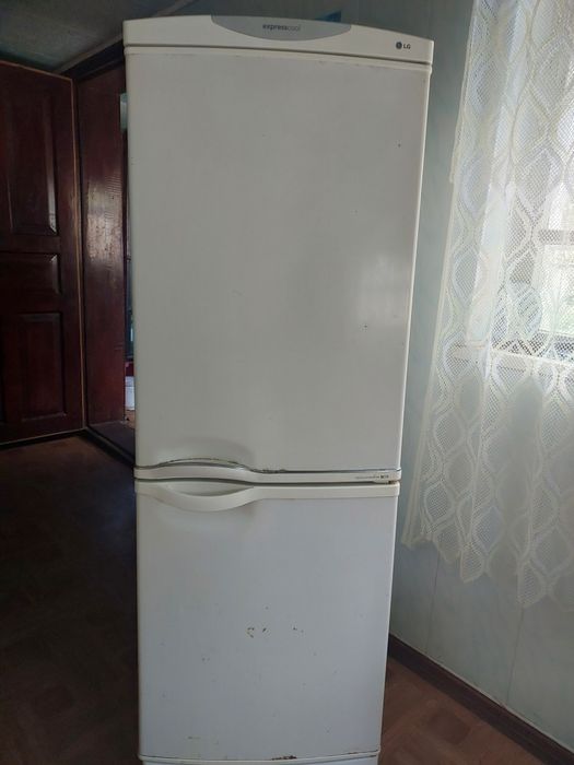 Продам холодильник