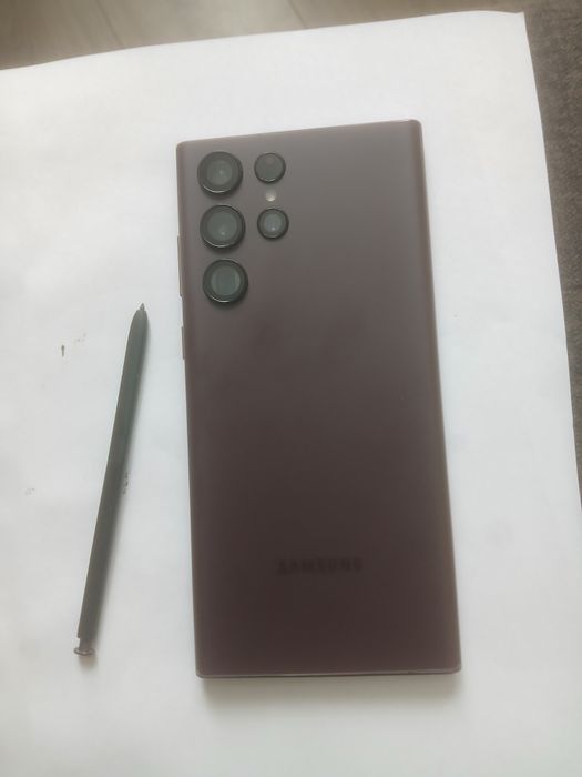 Продам власний телефон. Самсунг ультра s 22 12/246 Без торга.