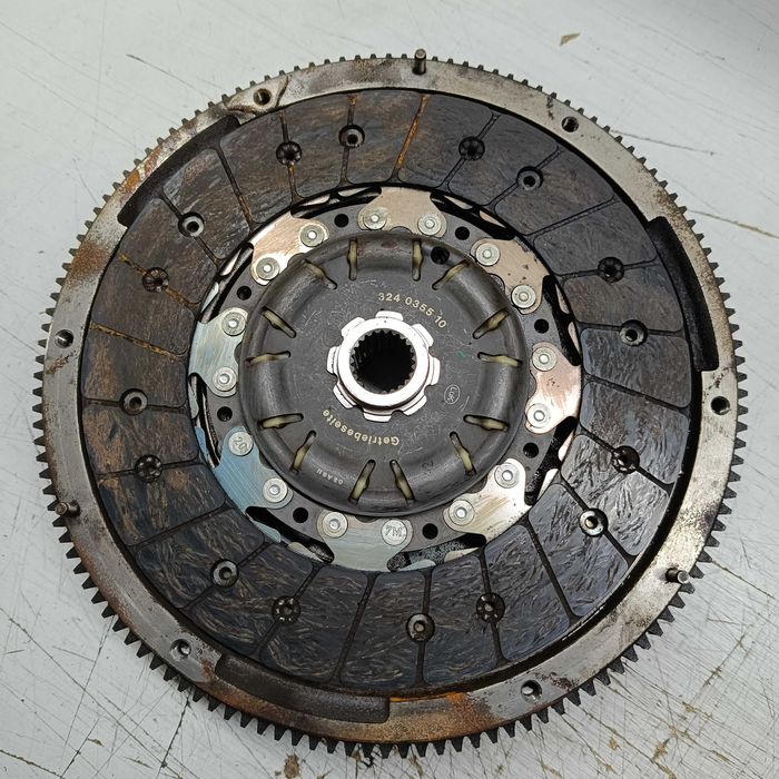 Kompletne sprzęgło koło dwumasowe Audi Seat Skoda VW 2.0 Tdi