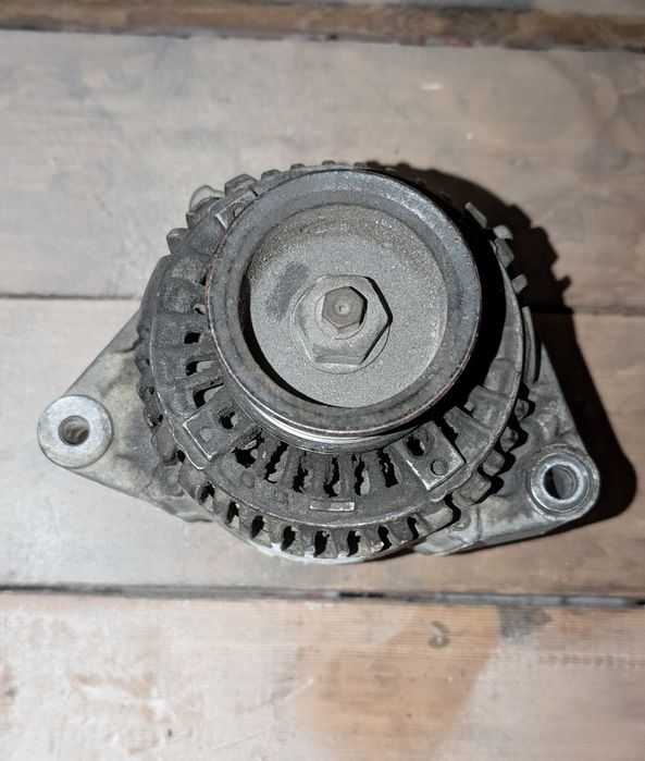 Продам генератор від Honda Prelude V (1997), 2.0 л — на реставрацію.