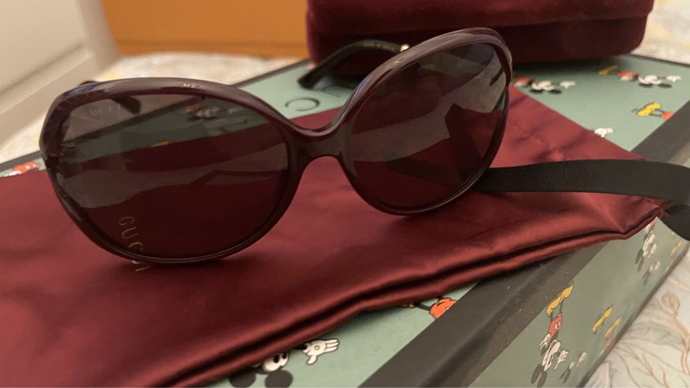 Oculos de sol gucci orginais com caixa e talao URGENTE