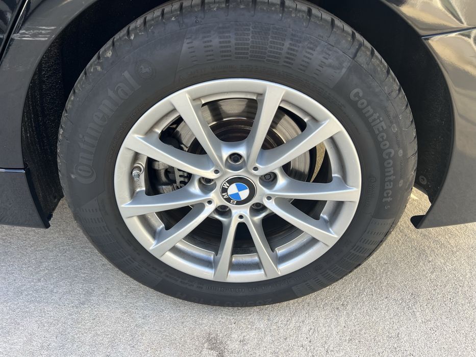 BMW 318d - Viatura com os servicos sempre efetuados na marca