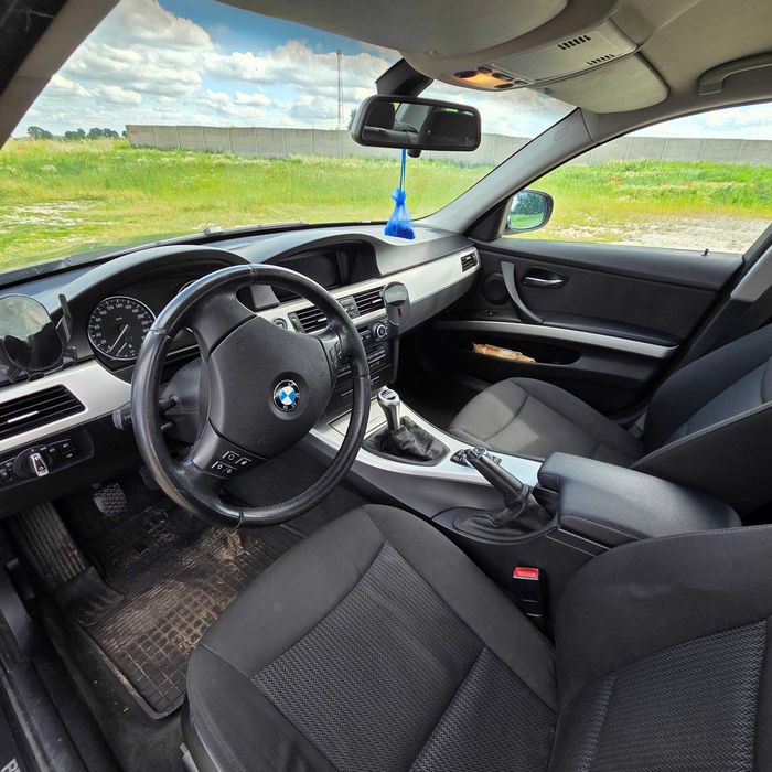 BMW 320i E90  170 KM
