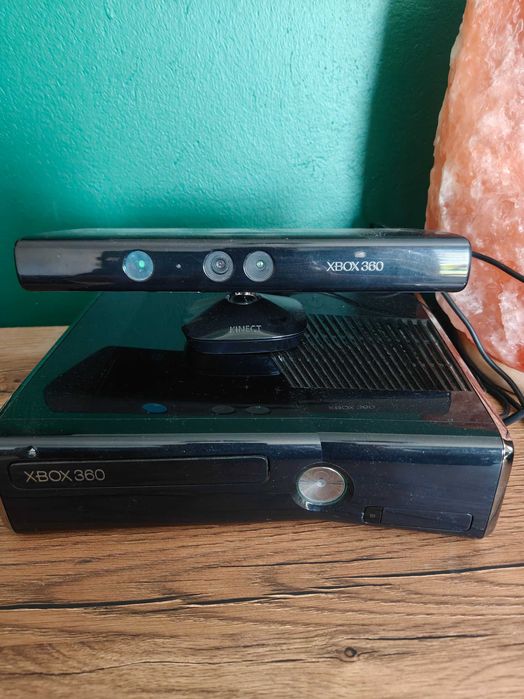 XBOX 360 250GB 2x PAD KINECT RGH NAND  i wszystko co w pudełku!