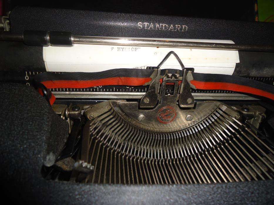 Máquina de Escrever Marca CORONA Standard