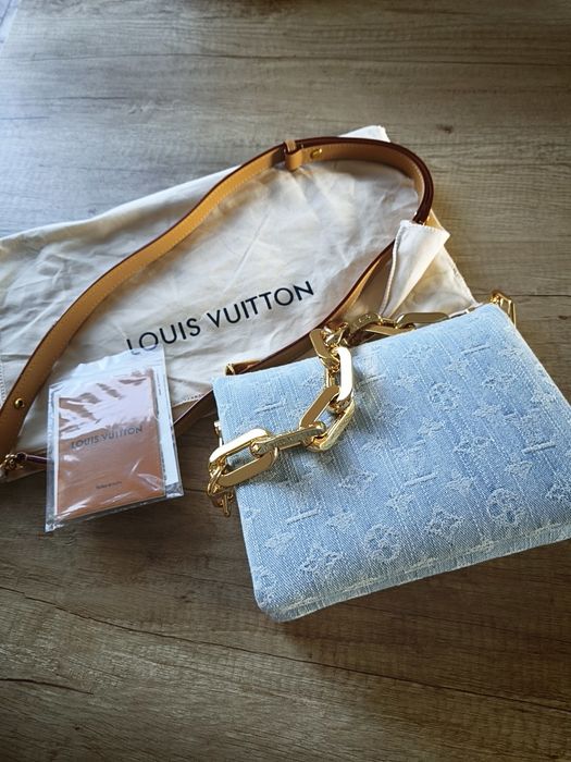 Брендова сумка Louis Vuitton Coussin BB Sky Blue Denim