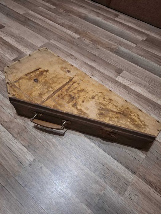 Домра під реставрацію