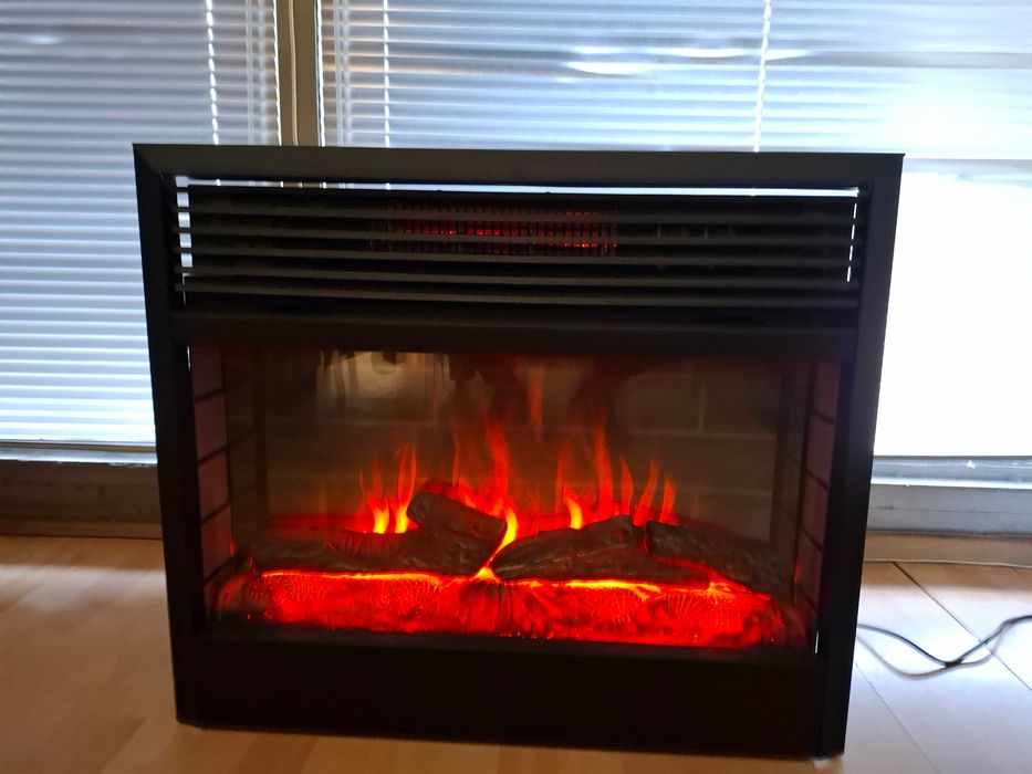 kominek elektryczny z funkcją grzania