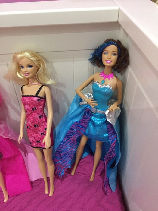 Bonecas Barbies varios modelos