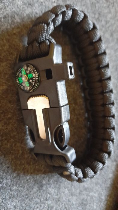 Pulseira de aventura ou camping