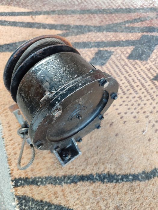 Лебёдка ручная .