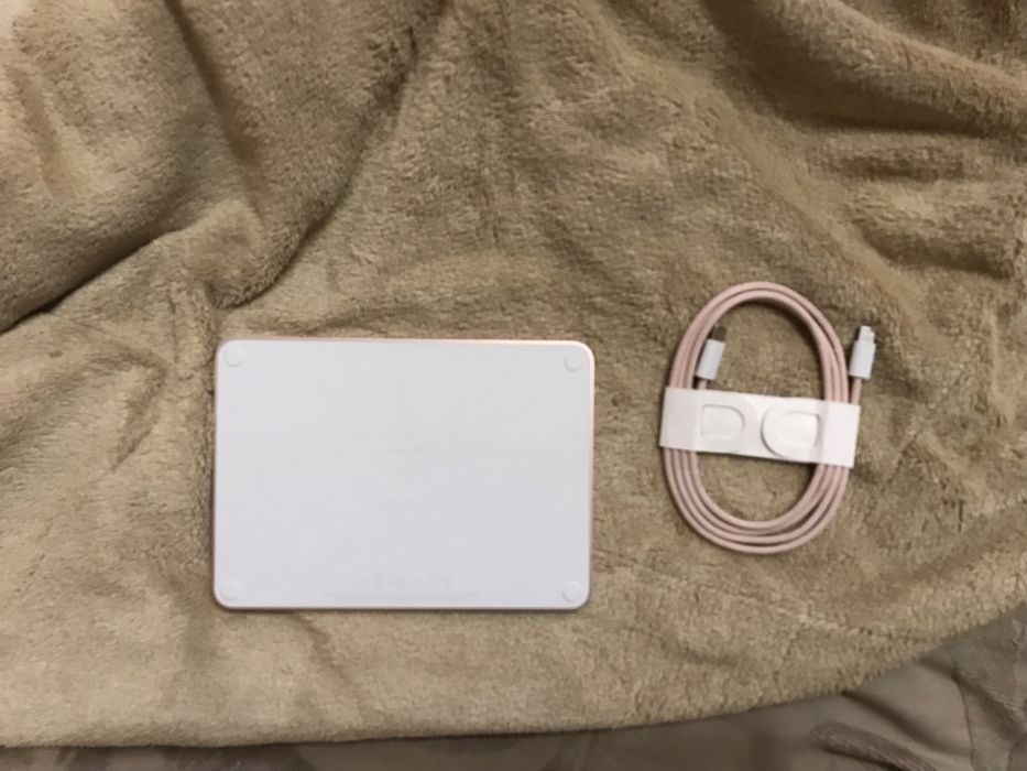 Трекпад Apple Magic Trackpad 2 Pink у відмінному стані