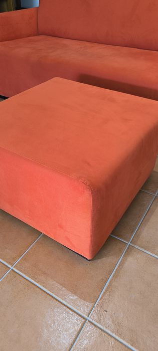 Sofá com puff para 2/3 pessoas