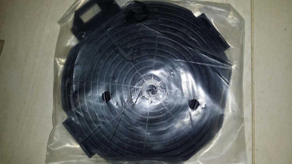 Filtry węglowe do okapu 2 sztuki 13,5cm nowe