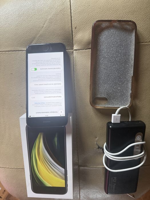 iPhone SE 2020 128GB + dodatki