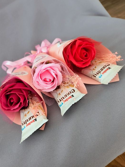 Pojedyncze różyczki Dzień Kobiet