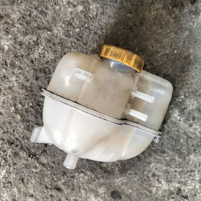 Zbiorniczek wyrównawczy Vectra c signum 1.8 benzyna