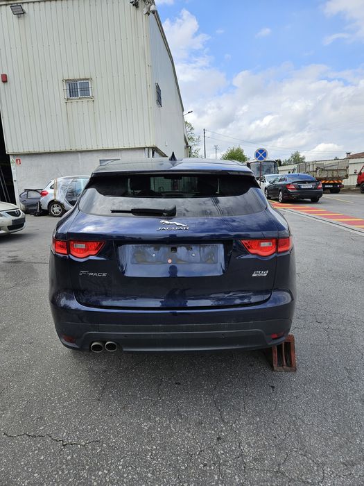 Jaguar F-Pace 2.0D AWD de 2017 para peças
