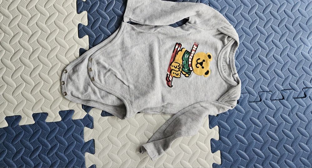 Komplet Guess 6/9 miesięcy