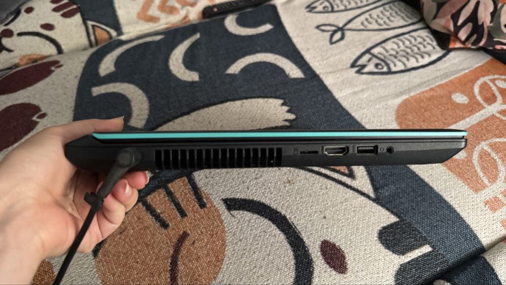 Portátil Asus A560UD para reparação