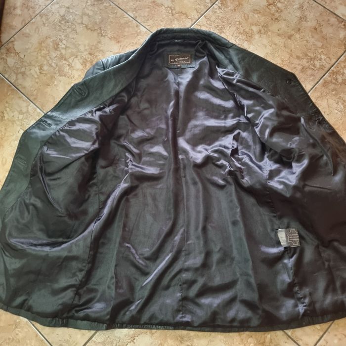 Casaco preto  em pele