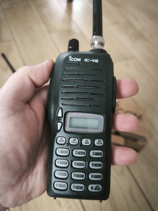 Радіостанції Icom ic - v8 2 штуки japan