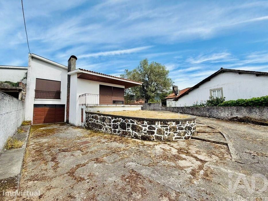 Casa / Villa T3 em Barroselas e Carvoeiro de 162 m2