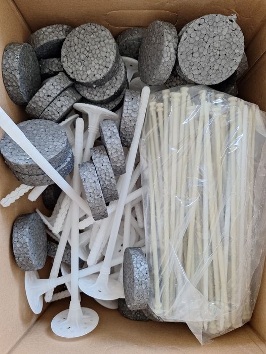 Kołki łączniki do styropianu 26 cm + zaślepki