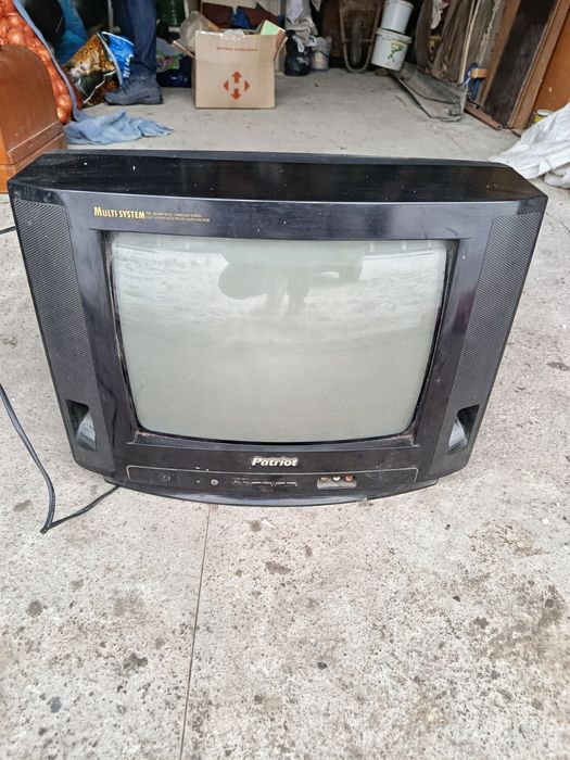 Телевізор Patriot моделі КМ-1428
Напруга живлення: 90-